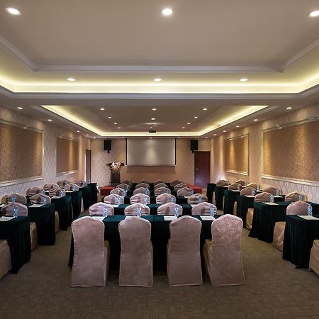 Vienna Hotel Chaoyang Nanning Esterno foto