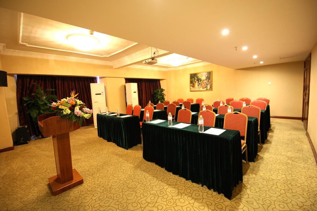 Vienna Hotel Chaoyang Nanning Esterno foto