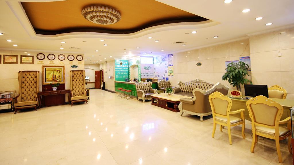 Vienna Hotel Chaoyang Nanning Esterno foto