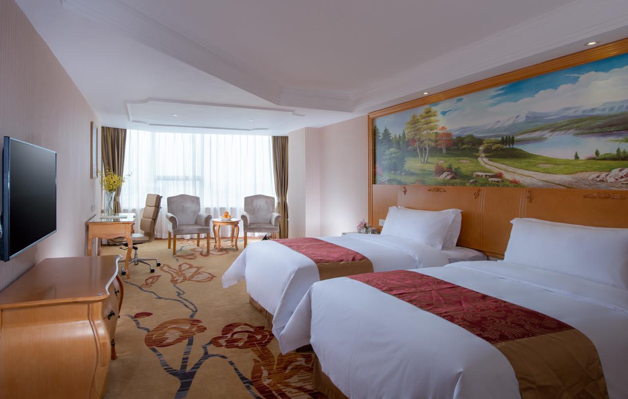 Vienna Hotel Chaoyang Nanning Esterno foto