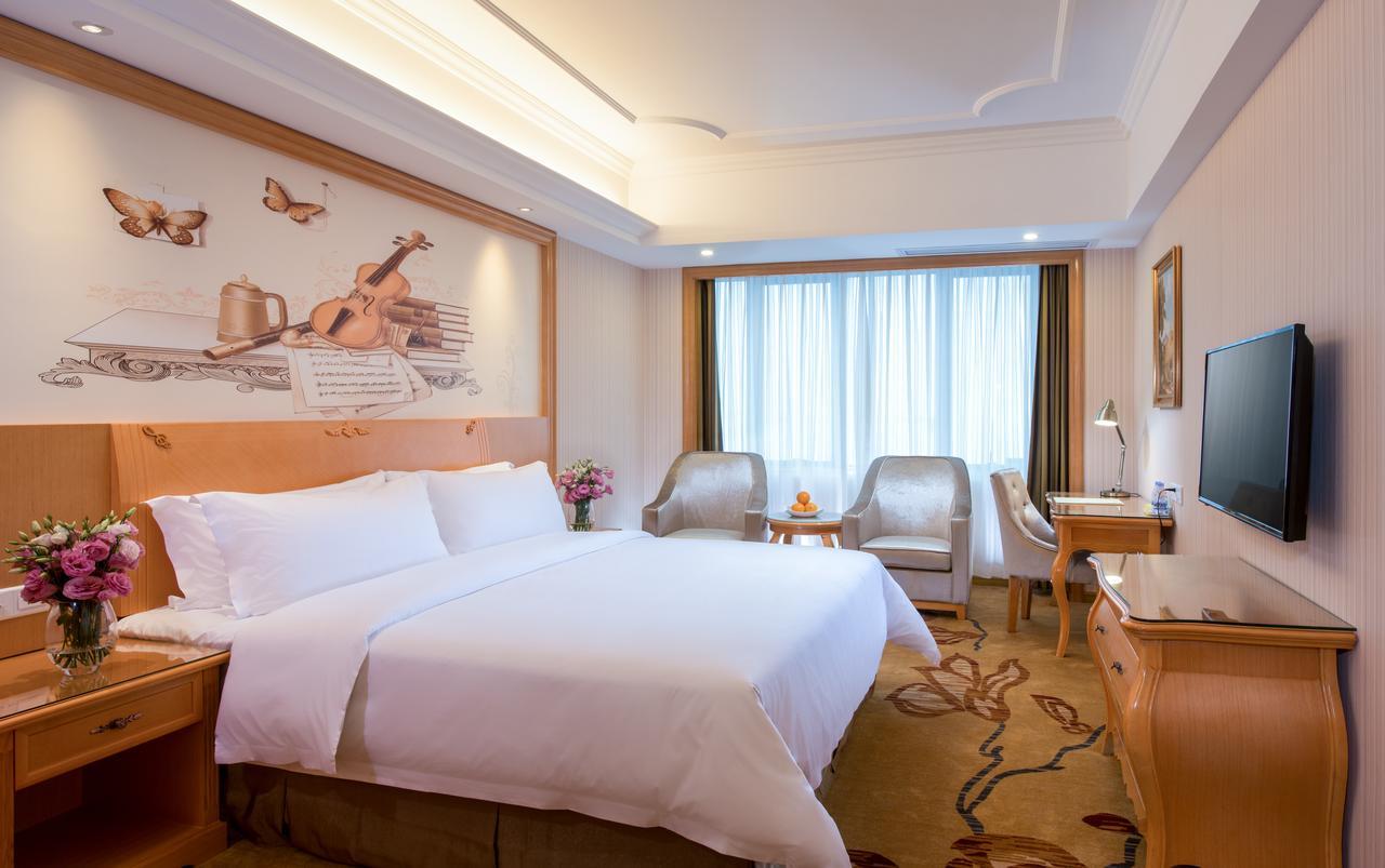 Vienna Hotel Chaoyang Nanning Esterno foto