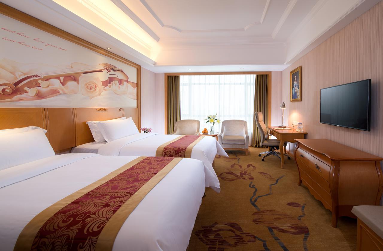 Vienna Hotel Chaoyang Nanning Esterno foto